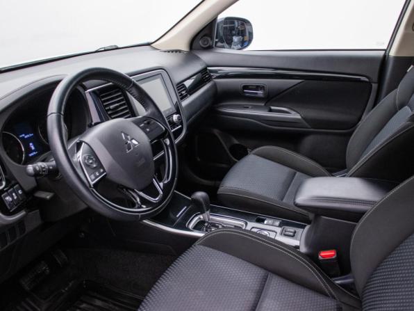 Mitsubishi Outlander III Рестайлинг 3 с пробегом 2021 года, цена 2 127 000 рублей, 184876 км, внедорожник, Автокод Объявления