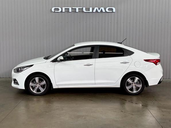 Hyundai Solaris II с пробегом 2017 года, цена 1 397 000 рублей, 114000 км, седан, Автокод Объявления