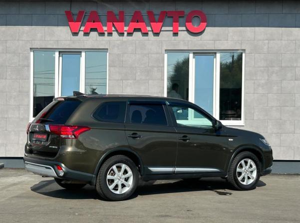 Mitsubishi Outlander III Рестайлинг 3 с пробегом 2018 года, цена 2 035 000 рублей, 84800 км, внедорожник, Автокод Объявления