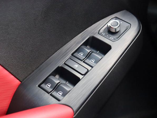 Haval Jolion I Рестайлинг с пробегом 2024 года, цена 2 155 000 рублей, 30545 км, внедорожник, Автокод Объявления