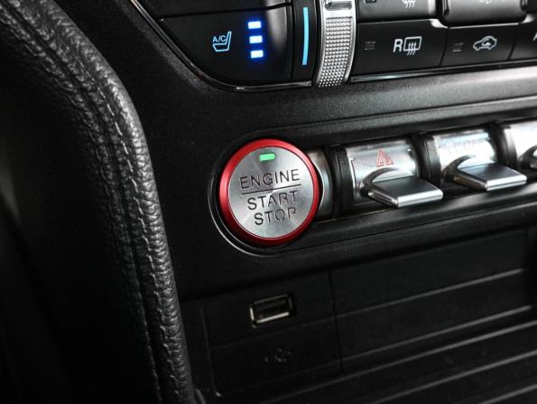 Ford Mustang VI Рестайлинг с пробегом 2021 года, цена 3 179 000 рублей, 82305 км, кабриолет, Автокод Объявления