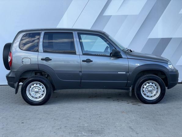 Chevrolet Niva I Рестайлинг с пробегом 2017 года, цена 795 000 рублей, 87253 км, внедорожник, Автокод Объявления