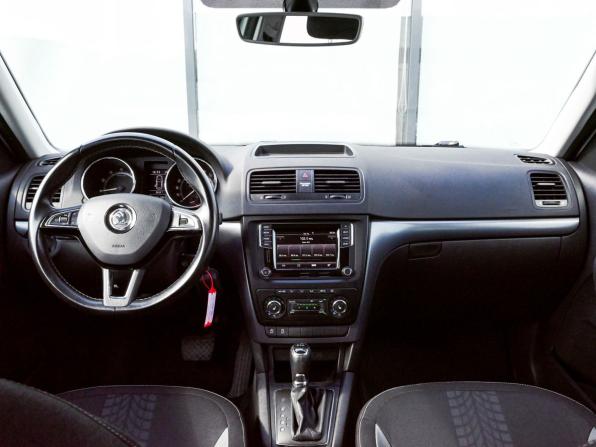 Skoda Yeti I Рестайлинг с пробегом 2017 года, цена 1 364 000 рублей, 144666 км, внедорожник, Автокод Объявления