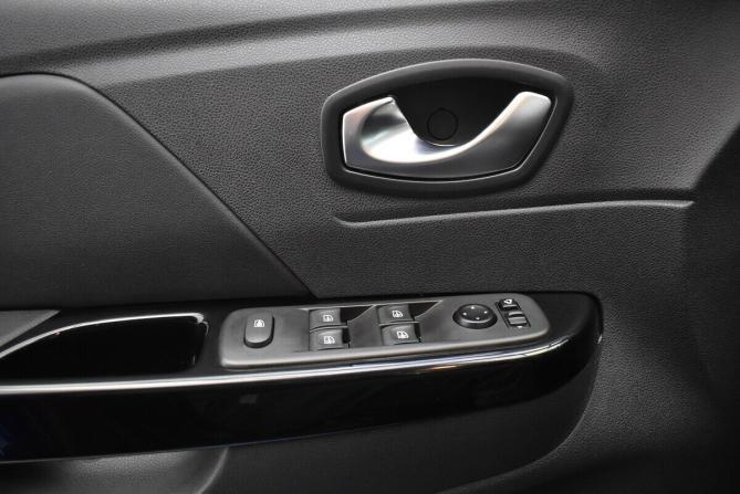 Renault Kaptur I Рестайлинг с пробегом 2021 года, цена 2 080 000 рублей, 50832 км, внедорожник, Автокод Объявления