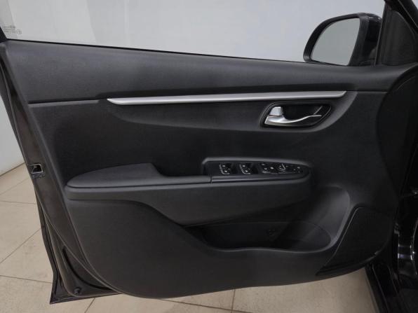 Kia Rio IV Рестайлинг с пробегом 2021 года, цена 1 850 000 рублей, 69264 км, хэтчбек, Автокод Объявления