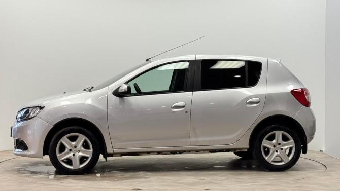 Renault Sandero II с пробегом 2015 года, цена 490 000 рублей, 300815 км, хэтчбек, Автокод Объявления