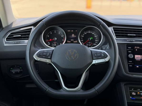 Volkswagen Tiguan II Рестайлинг с пробегом 2021 года, цена 3 700 000 рублей, 37114 км, внедорожник, Автокод Объявления