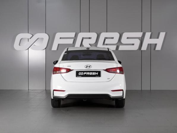 Hyundai Solaris II с пробегом 2017 года, цена 1 449 000 рублей, 120740 км, седан, Автокод Объявления