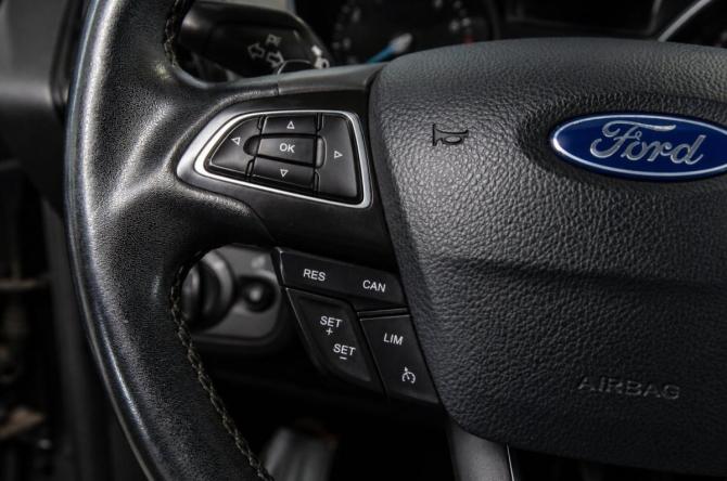 Ford Kuga II Рестайлинг с пробегом 2017 года, цена 1 629 000 рублей, 175500 км, внедорожник, Автокод Объявления