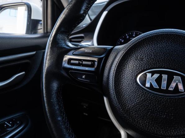 Kia Rio IV Рестайлинг с пробегом 2020 года, цена 1 290 000 рублей, 97445 км, седан, Автокод Объявления