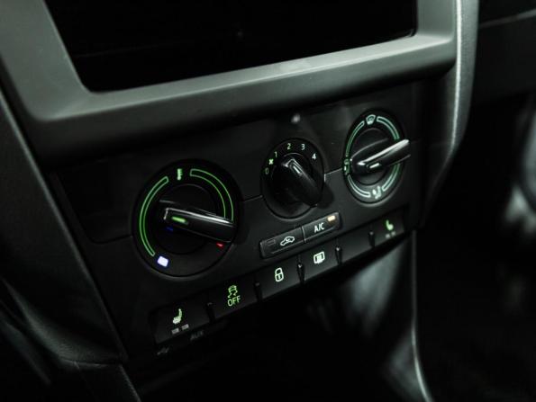 Skoda Rapid I Рестайлинг с пробегом 2017 года, цена 1 150 000 рублей, 71700 км, лифтбек, Автокод Объявления