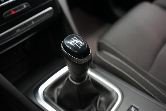 Renault Megane IV с пробегом 2018 года, цена 1 555 000 рублей, 156000 км, универсал, Автокод Объявления