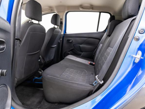 Renault Sandero II с пробегом 2015 года, цена 1 048 000 рублей, 75506 км, хэтчбек, Автокод Объявления
