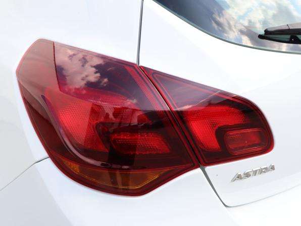 Opel Astra J с пробегом 2011 года, цена 619 000 рублей, 195000 км, хэтчбек, Автокод Объявления