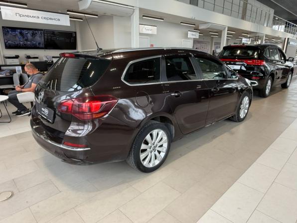 Opel Astra J Рестайлинг с пробегом 2014 года, цена 878 000 рублей, 143960 км, универсал, Автокод Объявления