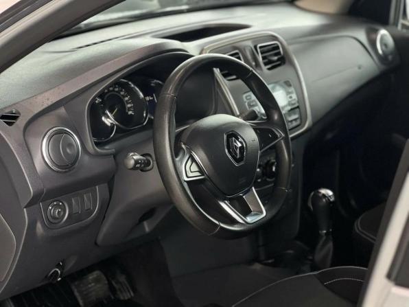 Renault Logan II Рестайлинг с пробегом 2021 года, цена 1 195 000 рублей, 96731 км, седан, Автокод Объявления