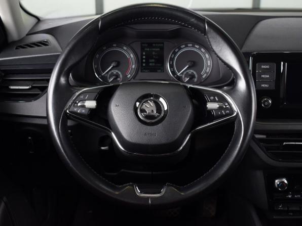 Skoda Rapid II с пробегом 2021 года, цена 1 399 995 рублей, 175419 км, лифтбек, Автокод Объявления
