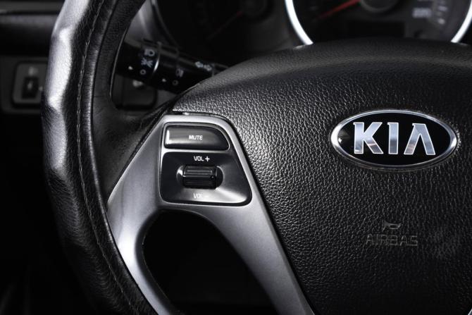 Kia Rio III Рестайлинг с пробегом 2017 года, цена 669 000 рублей, 180000 км, седан, Автокод Объявления