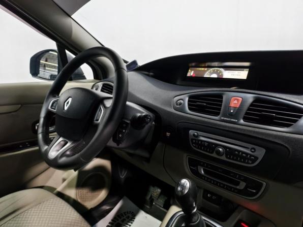 Renault Scenic III с пробегом 2011 года, цена 675 000 рублей, 297436 км, компактвэн, Автокод Объявления
