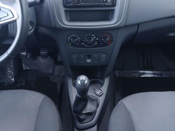 Renault Logan II Рестайлинг с пробегом 2021 года, цена 820 000 рублей, 200645 км, седан, Автокод Объявления