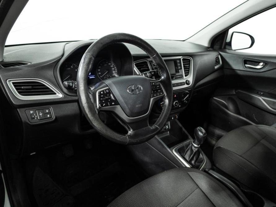 Hyundai Solaris II Санкт-Петербург  - изображение 11