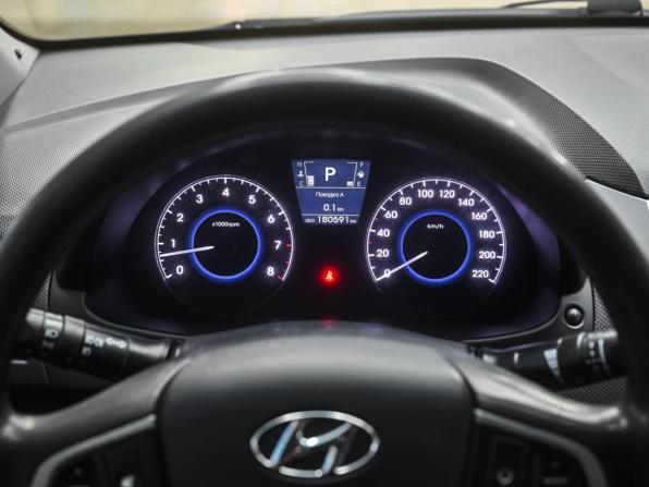 Hyundai Solaris I с пробегом 2013 года, цена 899 000 рублей, 180000 км, хэтчбек, Автокод Объявления