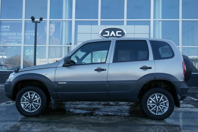 Chevrolet Niva I Рестайлинг с пробегом 2017 года, цена 610 000 рублей, 137000 км, внедорожник, Автокод Объявления