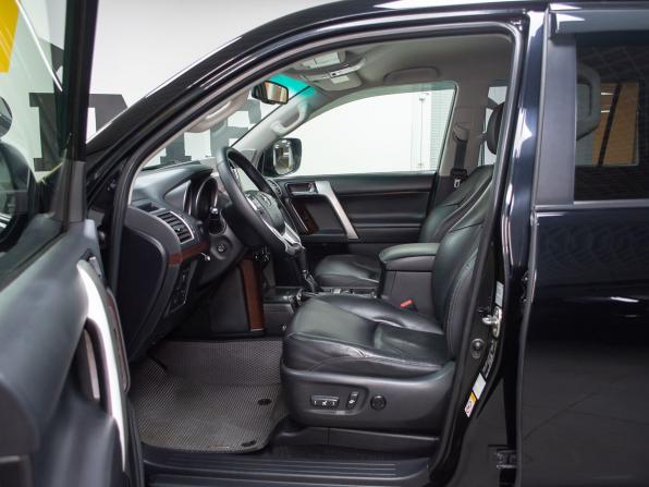 Toyota Land Cruiser Prado 150 Series Рестайлинг 1 с пробегом 2015 года, цена 3 699 000 рублей, 252751 км, внедорожник, Автокод Объявления