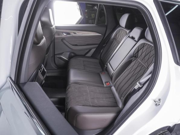 Geely Monjaro I Рестайлинг 2 с пробегом 2026 года, цена 4 365 000 рублей, 94 км, внедорожник, Автокод Объявления