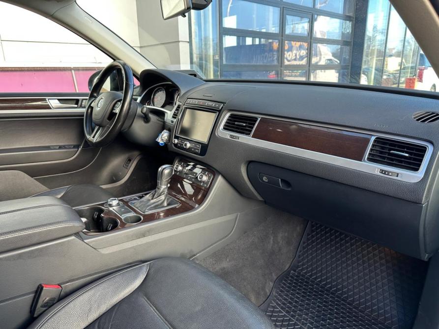 Volkswagen Touareg II Рестайлинг Санкт-Петербург  - изображение 9