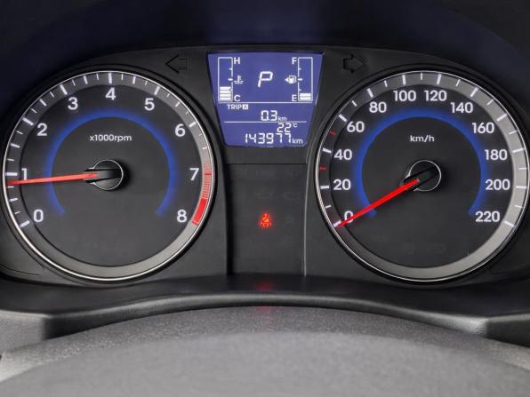 Hyundai Solaris I Рестайлинг с пробегом 2015 года, цена 947 000 рублей, 143977 км, хэтчбек, Автокод Объявления