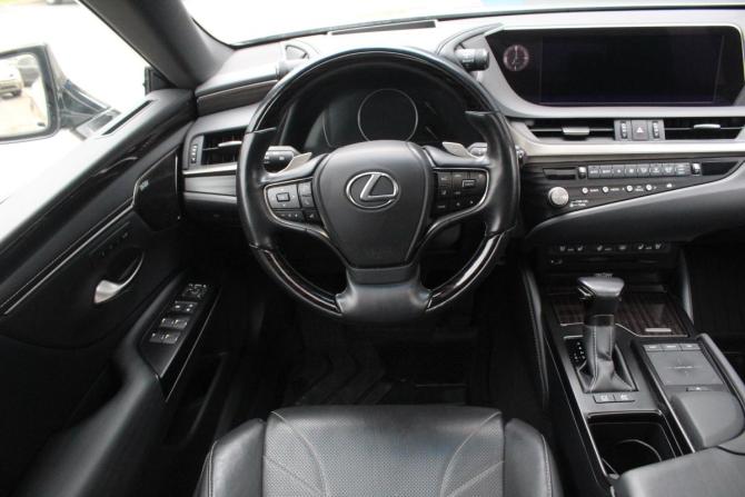 Lexus ES VII Рестайлинг с пробегом 2021 года, цена 4 350 000 рублей, 72191 км, седан, Автокод Объявления