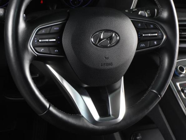 Hyundai Santa Fe IV Рестайлинг с пробегом 2022 года, цена 3 729 000 рублей, 61182 км, внедорожник, Автокод Объявления