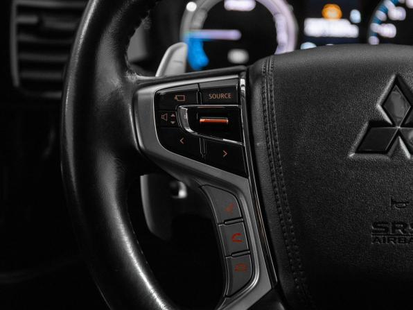 Mitsubishi Outlander III Рестайлинг 2 с пробегом 2017 года, цена 2 270 000 рублей, 175139 км, внедорожник, Автокод Объявления