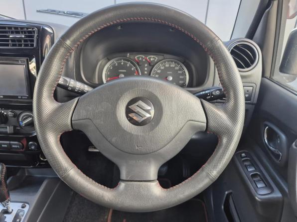 Suzuki Jimny III Рестайлинг 2 с пробегом 2014 года, цена 1 430 000 рублей, 113983 км, внедорожник, Автокод Объявления