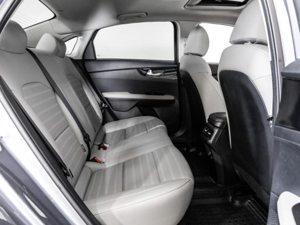 Kia K3 II (China Market) Рестайлинг с пробегом 2023 года, цена 2 099 000 рублей, 53398 км, седан, Автокод Объявления