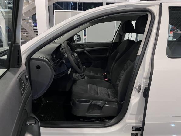Skoda Octavia II (A5) Рестайлинг с пробегом 2013 года, цена 735 000 рублей, 235334 км, лифтбек, Автокод Объявления