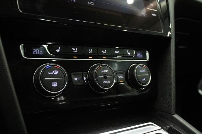 Volkswagen Passat B8 с пробегом 2017 года, цена 1 859 000 рублей, 186067 км, седан, Автокод Объявления