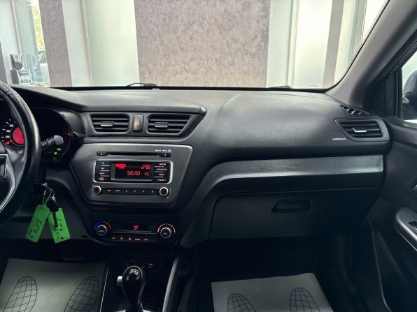 Kia Rio III Рестайлинг с пробегом 2017 года, цена 1 399 000 рублей, 78216 км, хэтчбек, Автокод Объявления