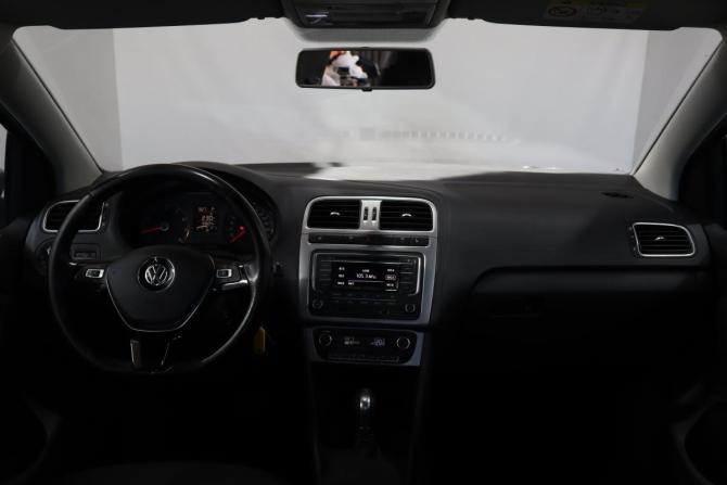 Volkswagen Polo V Рестайлинг с пробегом 2016 года, цена 999 000 рублей, 92000 км, седан, Автокод Объявления