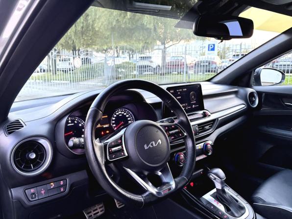 Kia Cerato IV Рестайлинг с пробегом 2022 года, цена 2 600 000 рублей, 69185 км, седан, Автокод Объявления