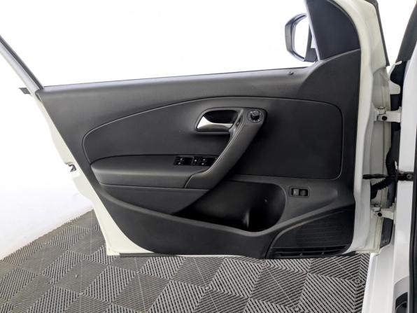 Volkswagen Polo V Рестайлинг с пробегом 2016 года, цена 1 130 000 рублей, 148376 км, седан, Автокод Объявления