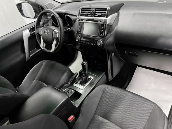 Toyota Land Cruiser Prado 150 Series Рестайлинг 1 с пробегом 2016 года, цена 3 615 000 рублей, 196164 км, внедорожник, Автокод Объявления