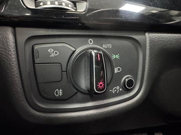 Audi A8 III (D4) Рестайлинг с пробегом 2015 года, цена 2 480 000 рублей, 176033 км, седан, Автокод Объявления