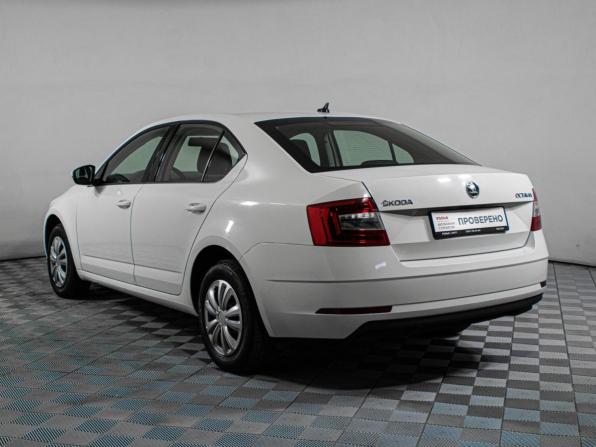 Skoda Octavia III (A7) Рестайлинг с пробегом 2017 года, цена 1 137 000 рублей, 195300 км, лифтбек, Автокод Объявления