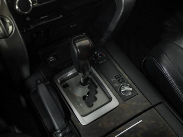 Toyota Land Cruiser 200 Series Рестайлинг 1 с пробегом 2013 года, цена 2 525 000 рублей, 667708 км, внедорожник, Автокод Объявления