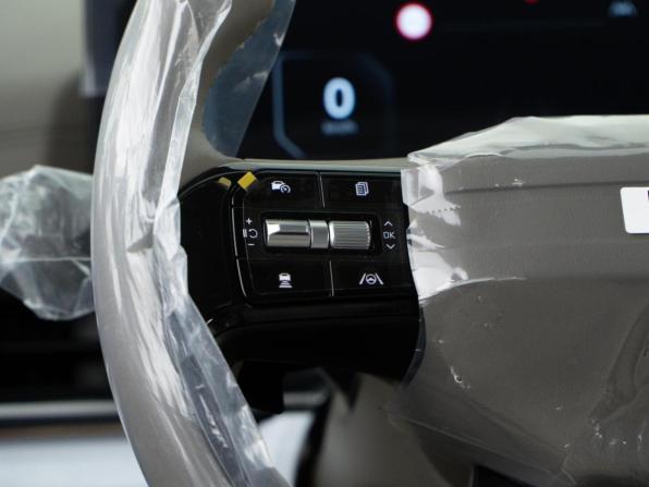 Kia Carnival IV Рестайлинг с пробегом 2026 года, цена 9 295 055 рублей, 23 км, минивэн, Автокод Объявления