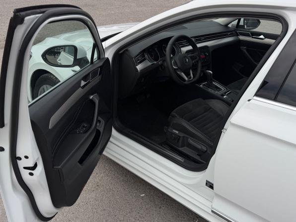 Volkswagen Passat B8 Рестайлинг с пробегом 2019 года, цена 2 749 000 рублей, 172000 км, универсал, Автокод Объявления
