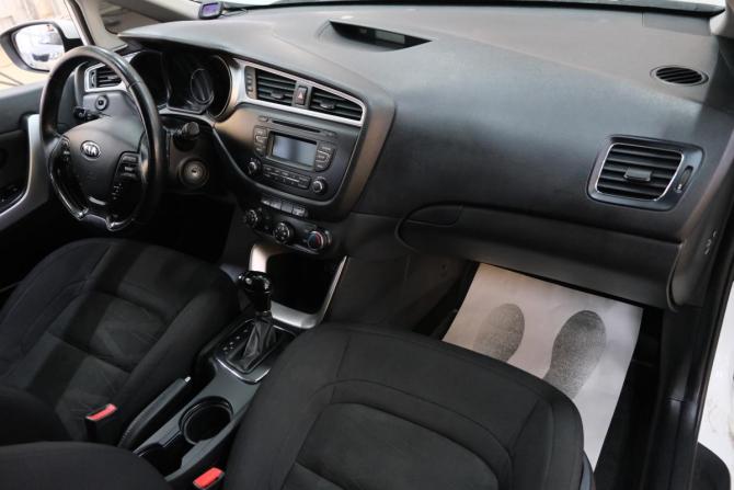 Kia Ceed II Рестайлинг с пробегом 2018 года, цена 1 419 000 рублей, 90000 км, хэтчбек, Автокод Объявления
