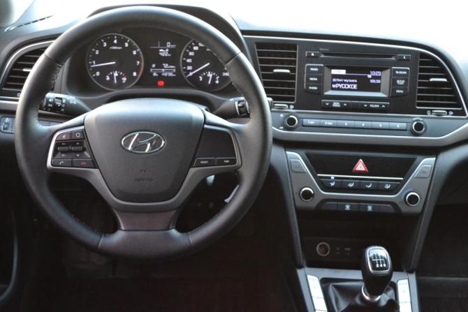 Hyundai Elantra VI (AD) с пробегом 2017 года, цена 1 350 000 рублей, 143000 км, седан, Автокод Объявления